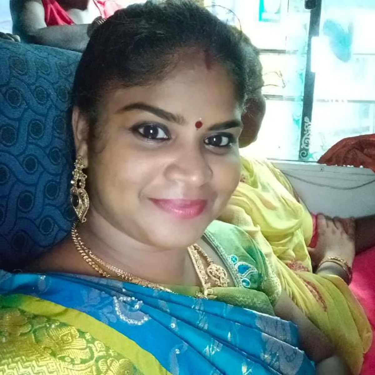 `நம்பிச் சென்றேன், ஆசைக்காட்டி லட்சக்கணக்கில் மோசடி செய்துவிட்டனர்'- பெண்களால் ஏமாற்றப்பட்ட தனியார் ஊழியர்