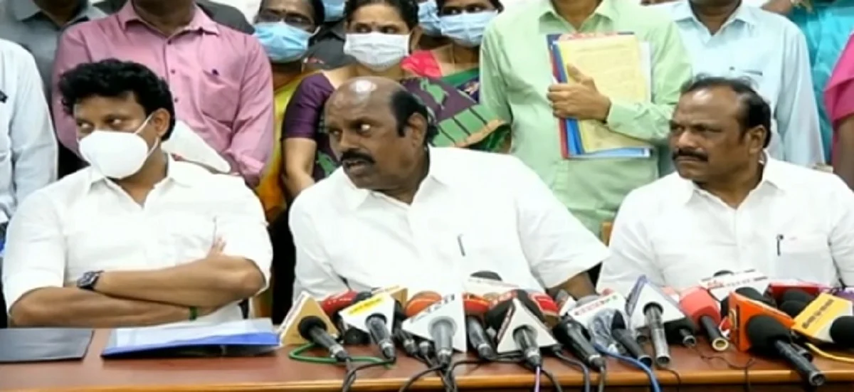 கள்ளக்குறிச்சி வன்முறைக்கு யார் காரணம்?- பள்ளியை ஆய்வு செய்த அமைச்சர் எ.வ.வேலு பகீர்