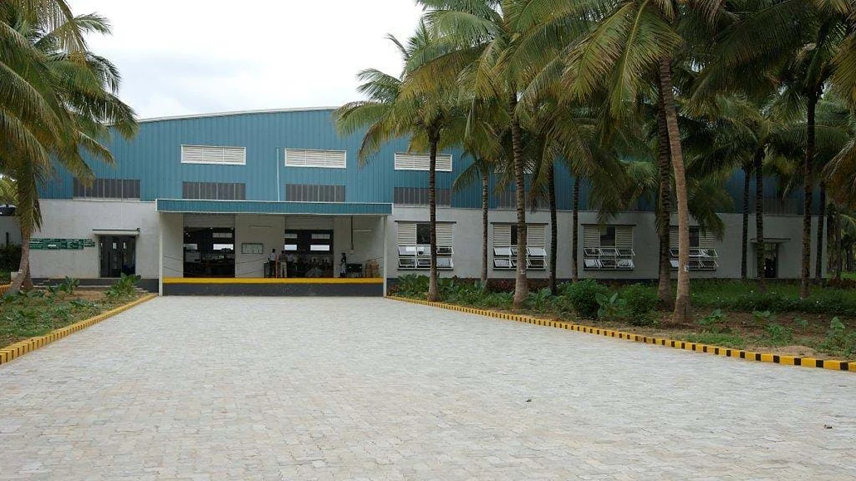 அதிகாலையிலேயே ஆலையில் நுழைந்த ஐடி அதிகாரிகள்: 60 இடங்களில் அதிரடி சோதனை!