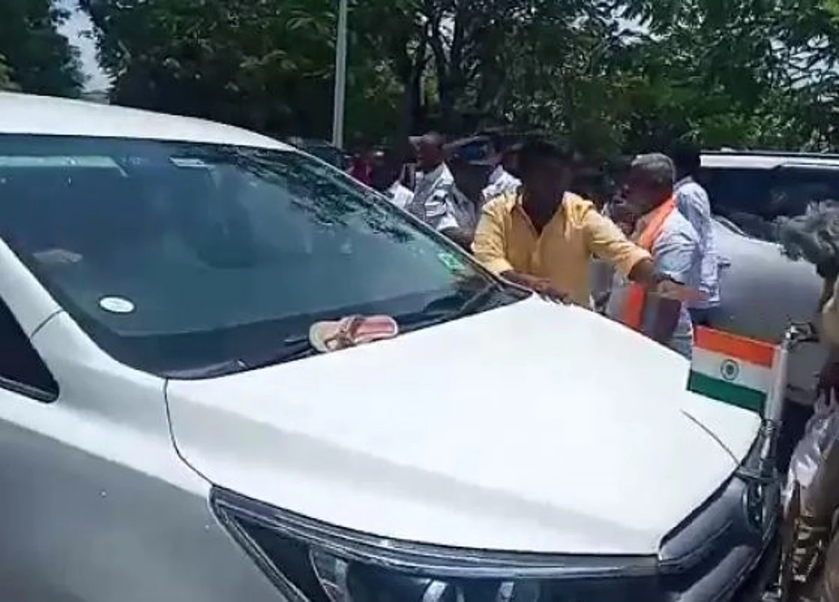 அவங்கள பிடிச்சு உள்ளே போடுங்க ஸார்?: பழ.நெடுமாறன் இப்படி ஆத்திரப்பட காரணம் என்ன?