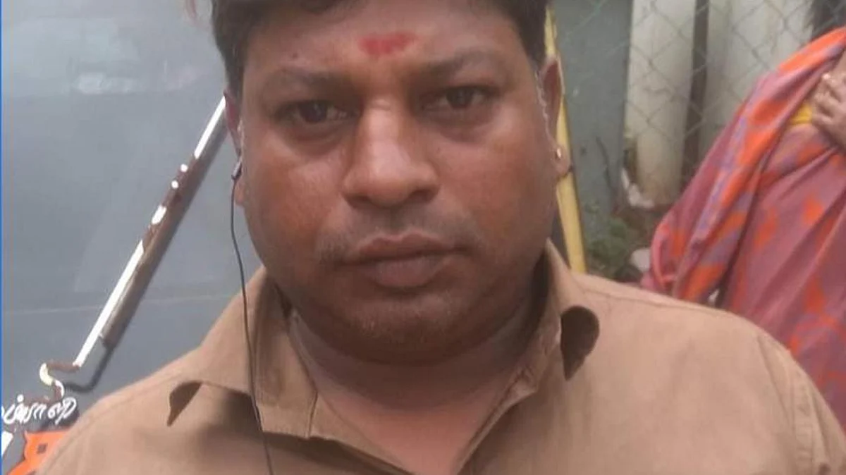`எந்த கத்தியில் சாக விரும்புகிறாய்'- வாட்ஸ் அப்பில் படத்தை அனுப்பி கொலை செய்த கஞ்சா கும்பல்