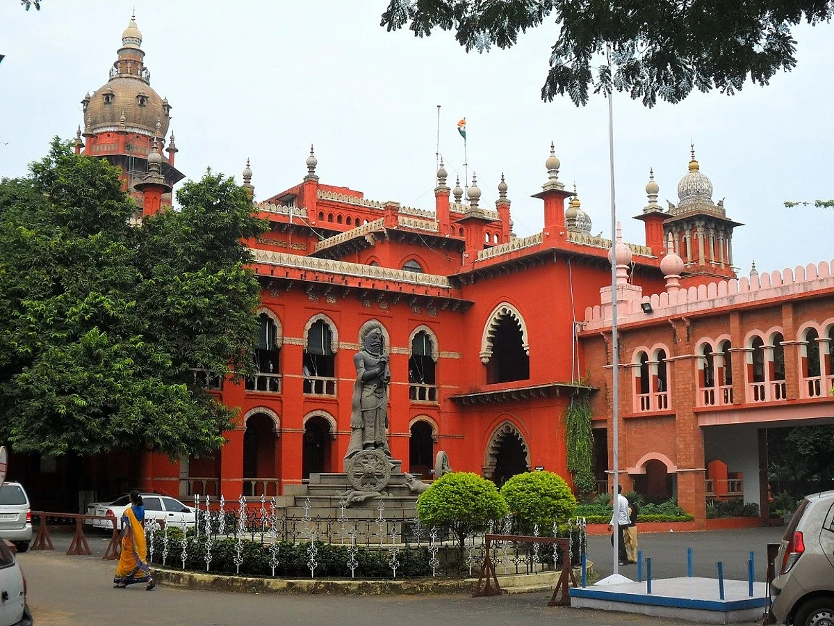 தமிழக தலைமைச் செயலாளர் நேரில் ஆஜராக நேரிடும்: ஆக்கிரமிப்பு அகற்றும் வழக்கில் ஐகோர்ட் எச்சரிக்கை