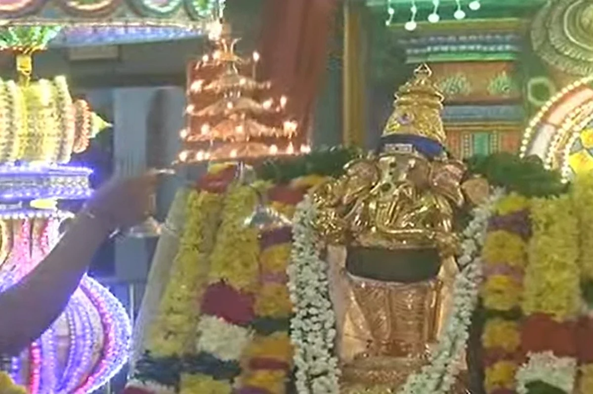 கோயில்களில் அலைமோதிய மக்கள் கூட்டம்: விநாயகர் சதுர்த்தி கோலாகல கொண்டாட்டம்!