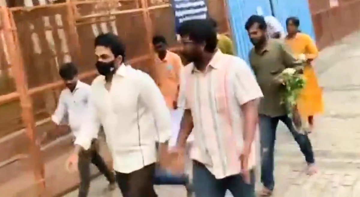 மீனாட்சி அம்மன் கோயிலில் நடிகர் கார்த்தி