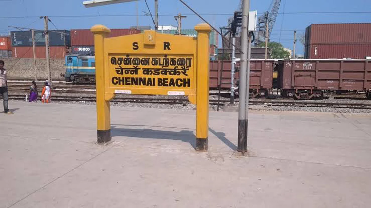 ஓடும் ரயிலில் சரமாரியாக கத்திக்குத்து; ரத்த வெள்ளத்தில் சரிந்த பெண் காவலர்: வாலிபர் வெறிச்செயல்