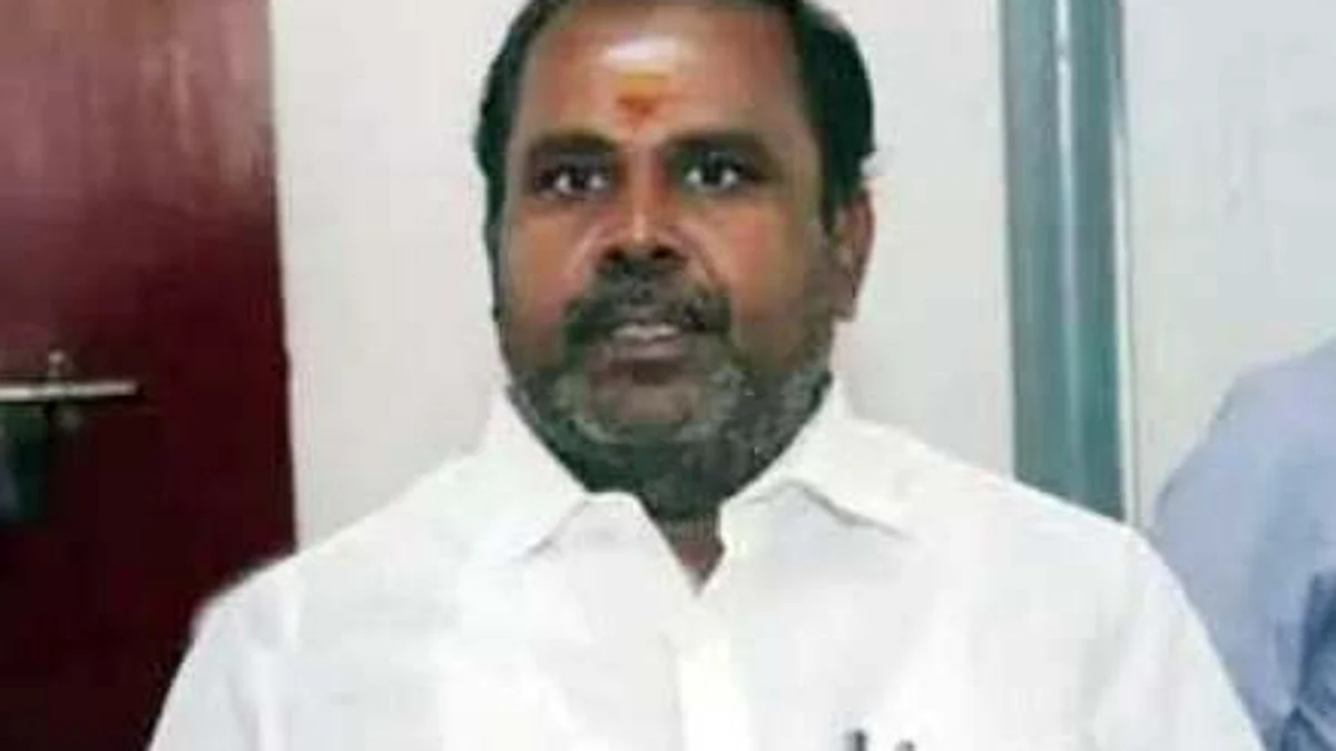 `பாடை கட்ட தயாராக இருக்கிறோம்'- ஆர்.பி.உதயகுமாருக்கு மிரட்டல் விடுத்த ஓபிஎஸ் ஆதரவாளர் கைது!