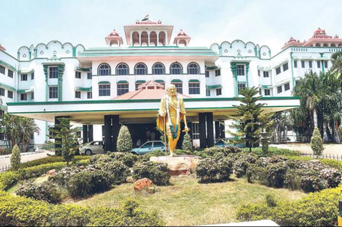 தமிழகத்தில் 4484 போலீஸாருக்கு மனஅழுத்த பாதிப்பு: உயர் நீதிமன்றத்தில் அரசு அதிர்ச்சி தகவல்