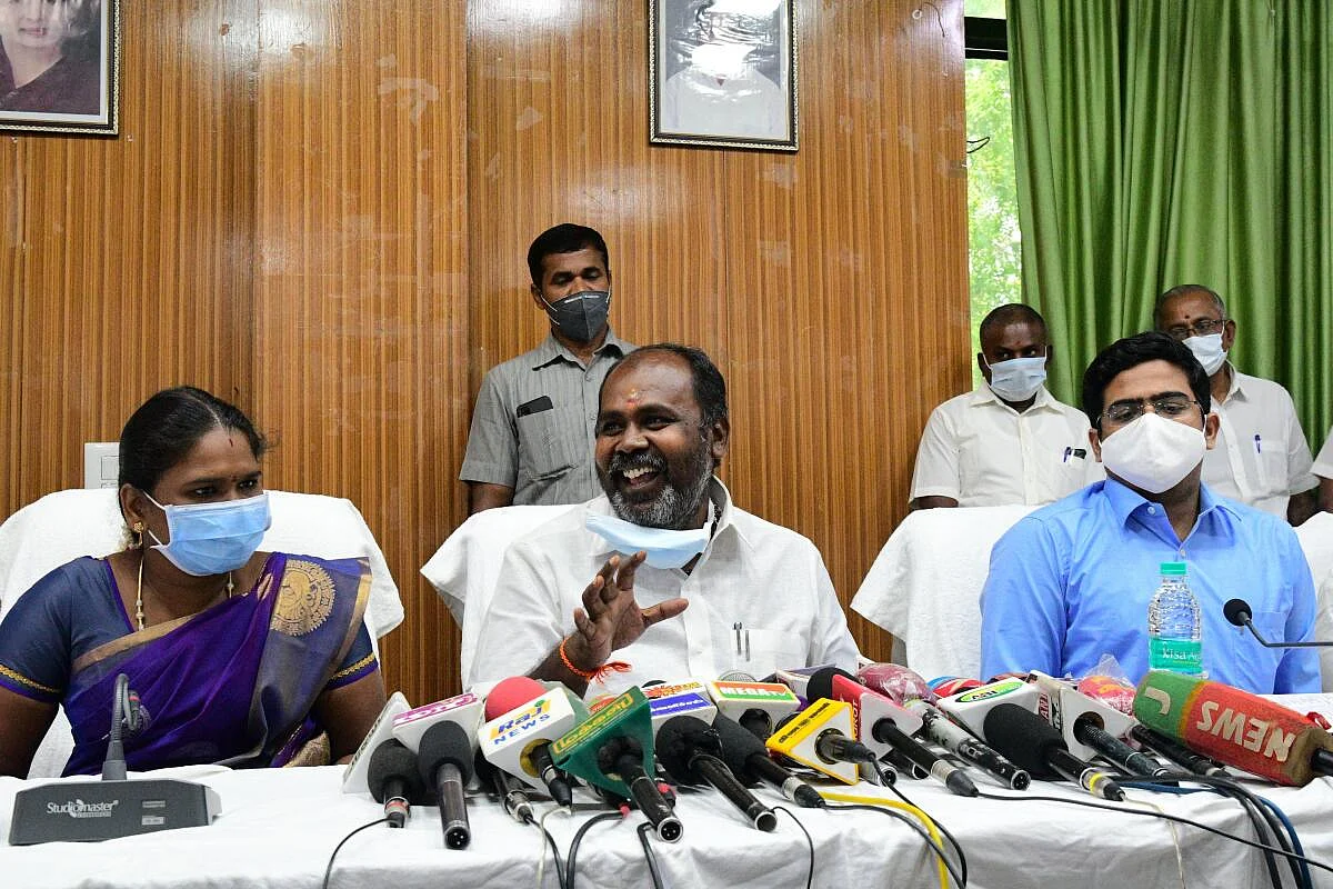 அடுத்த குறி ஆர்.பி.உதயகுமார்?