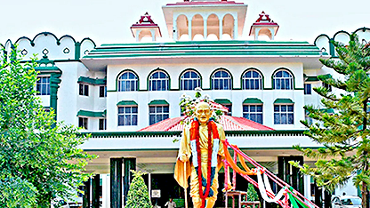தென்காசி கலெக்டர் அலுவலக கட்டுமானப் பணியை ஏன் நிறுத்தக்கூடாது?: சுற்றுச்சூழல் அனுமதி பெறாததால் உயர் நீதிமன்றம் காட்டம்