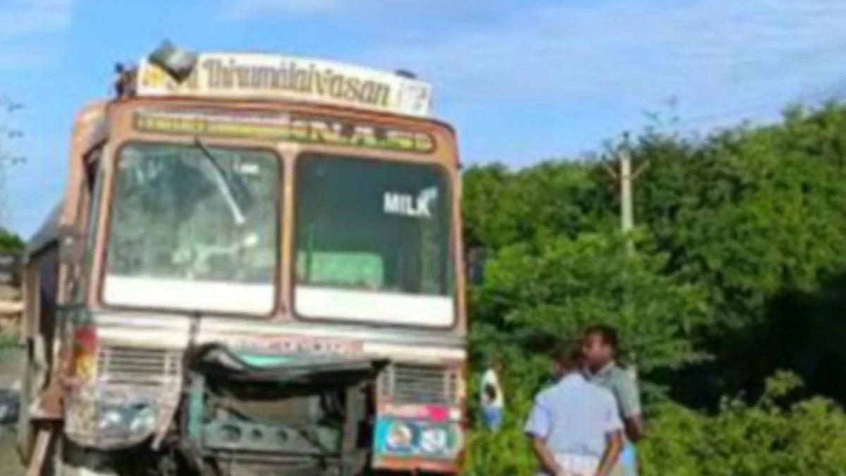 பால் லாரி மீது மோதிய கார்:
துக்க வீட்டுக்குச் சென்று திரும்பியவர்கள் பலியான பரிதாபம்