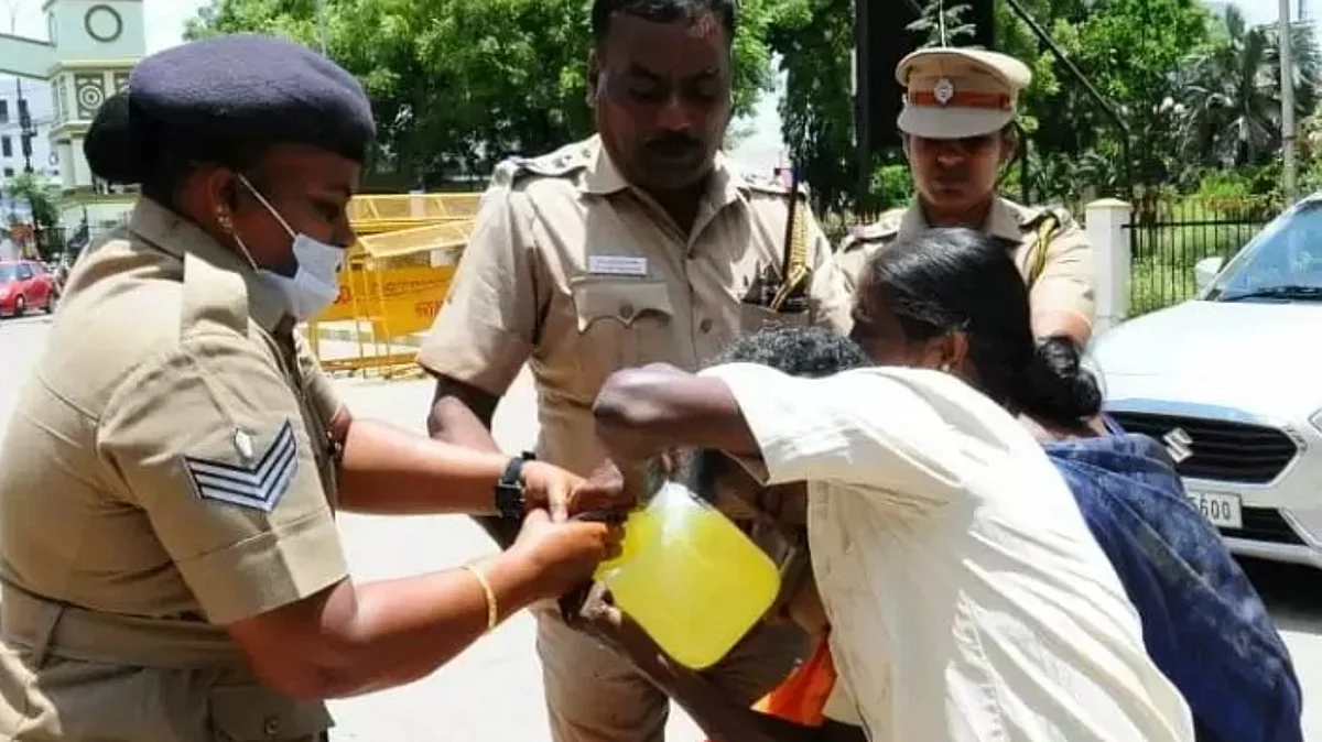 கலெக்டர் அலுவலகத்தில் தம்பதி தீக்குளிக்க முயற்சி: காரணத்தை விசாரித்த போலீஸாருக்கு அதிர்ச்சி