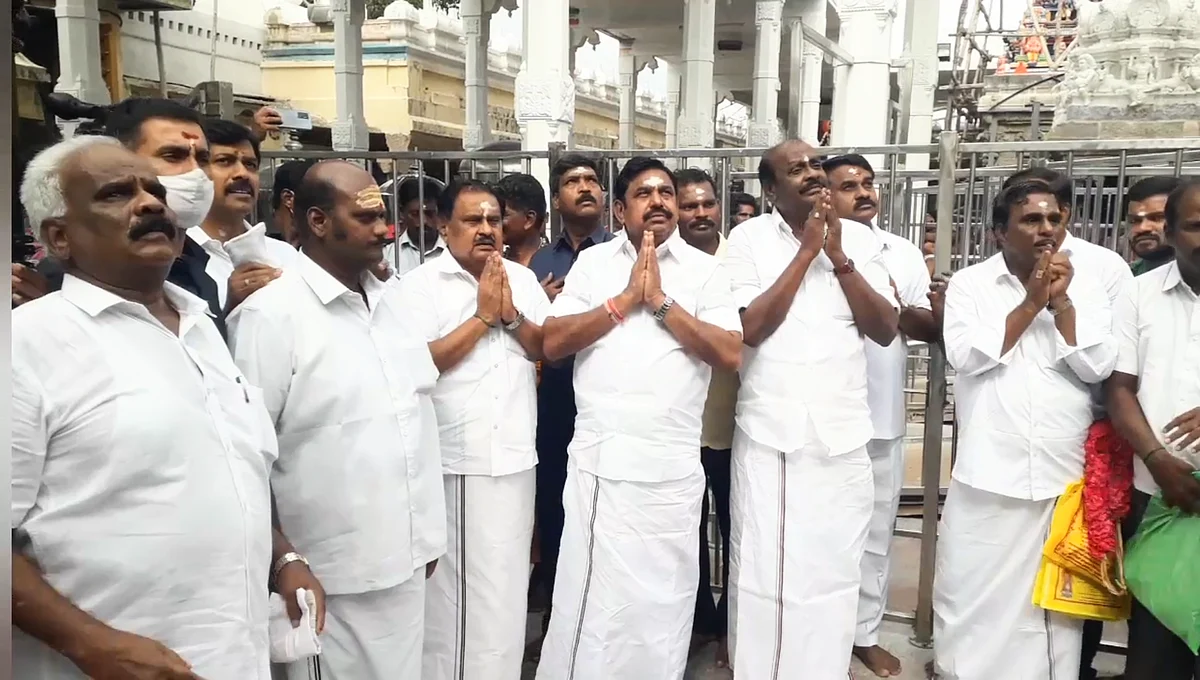 பழநி முருகன் கோயிலில் காலசந்தி பூஜையில் எடப்பாடி பழனிசாமி!
