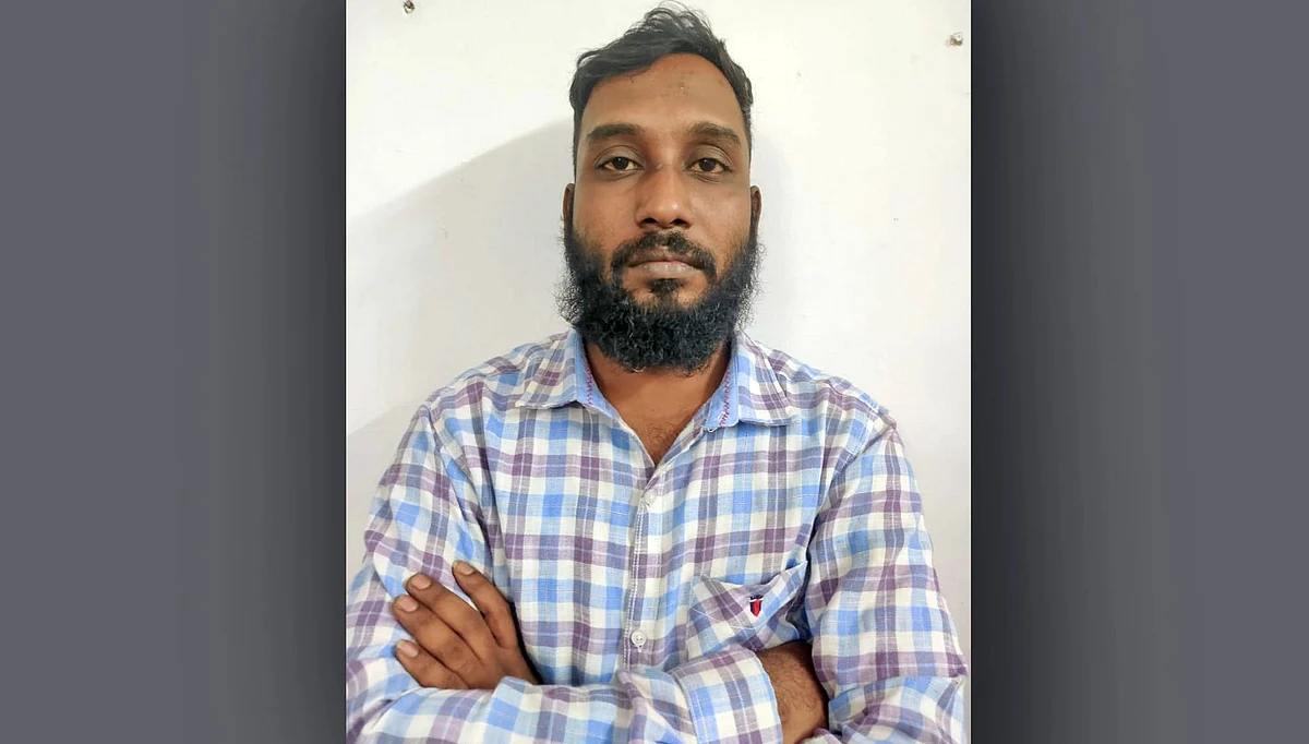 கைது செய்யப்பட்ட வினோத்