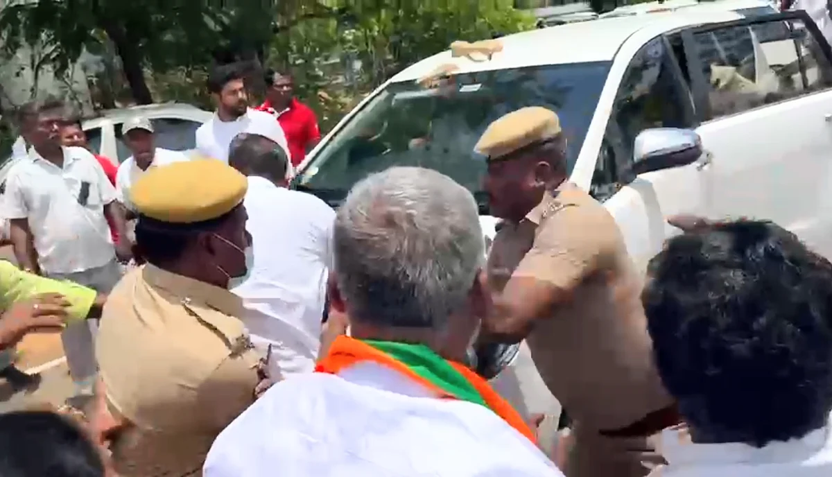 அமைச்சர் பிடிஆர் தியாகராஜன் மீது வழக்குப் பதிவு செய்யவேண்டும்: காவல் ஆணையரிடம் பரபரப்பு புகாரளித்த பாஜகவினர்!