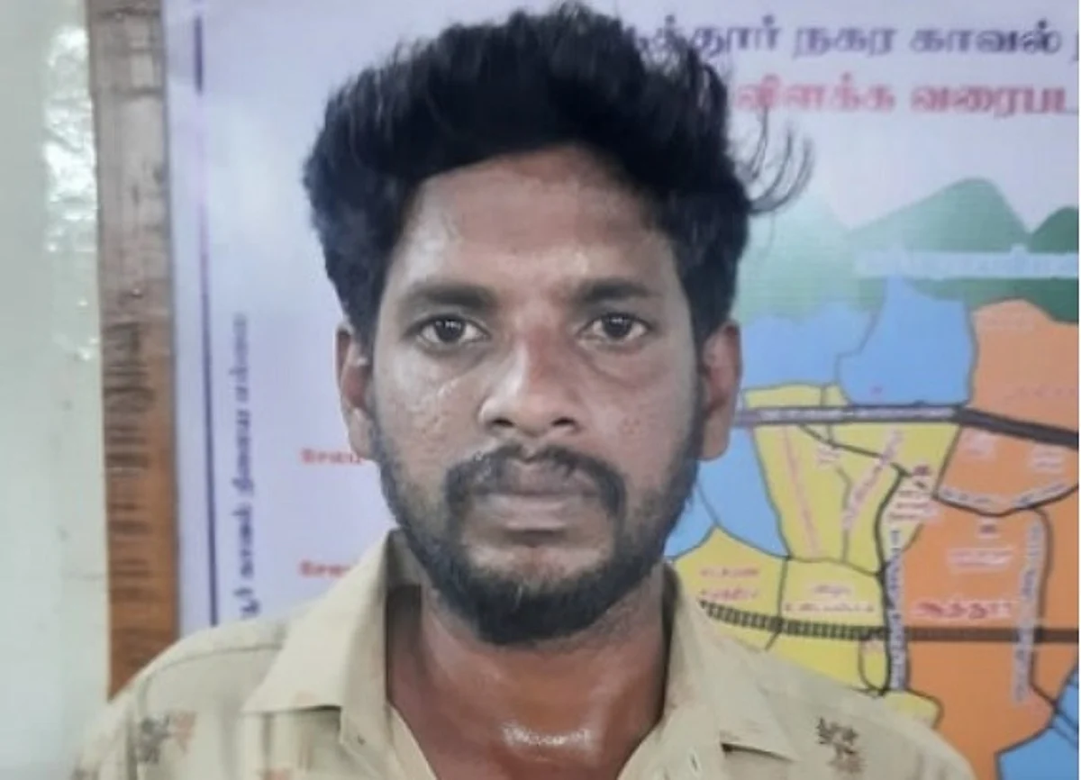 கையும் களவுமாக சிக்கிய அதிமுக அம்மா பேரவை செயலாளர்: அதிர்ச்சி காரணம்!