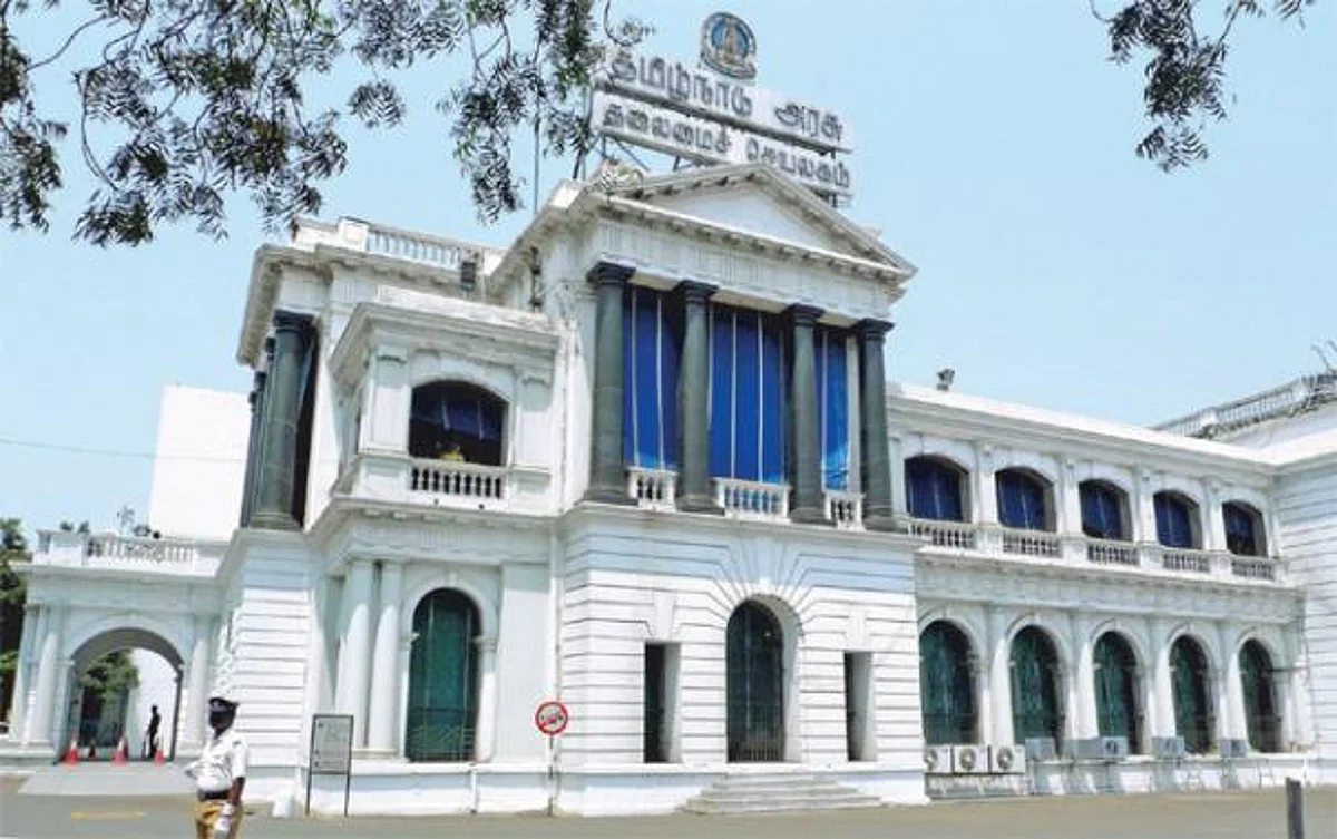 இதழியல் படித்தால் தான் இனி ஏபிஆர்ஓ வேலை: டிஎன்பிஎஸ்சி மூலம் தான் நடக்கும் தேர்வு!