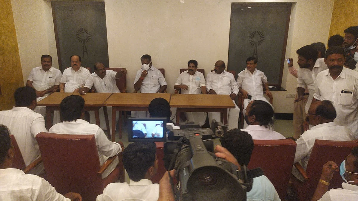 விசாரணைக்கு வரும் அதிமுக பொதுக்குழு வழக்கு: அடுத்தக்கட்ட நடவடிக்கையில் ஓபிஎஸ்