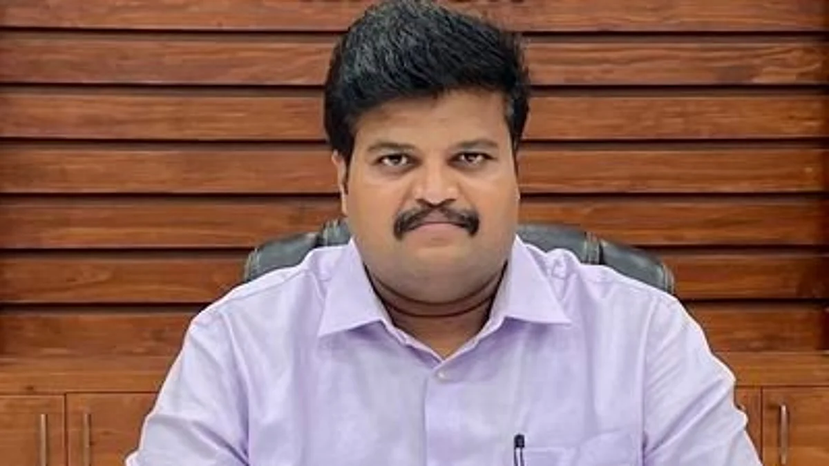 கரூர் மாவட்ட ஆட்சியர் த.பிரபு சங்கர்