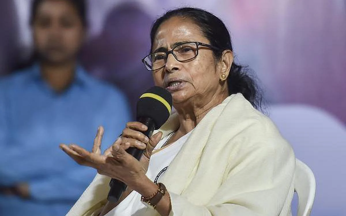 அடுத்தடுத்து கைதாகும் தலைவர்கள்; அதிர்ச்சியில் உறைந்த மம்தா - உலுக்கி எடுக்கும் எதிர்க்கட்சிகள்!