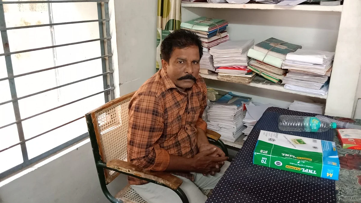 கிராம நிர்வாக அலுவலர் தேவதாஸ்