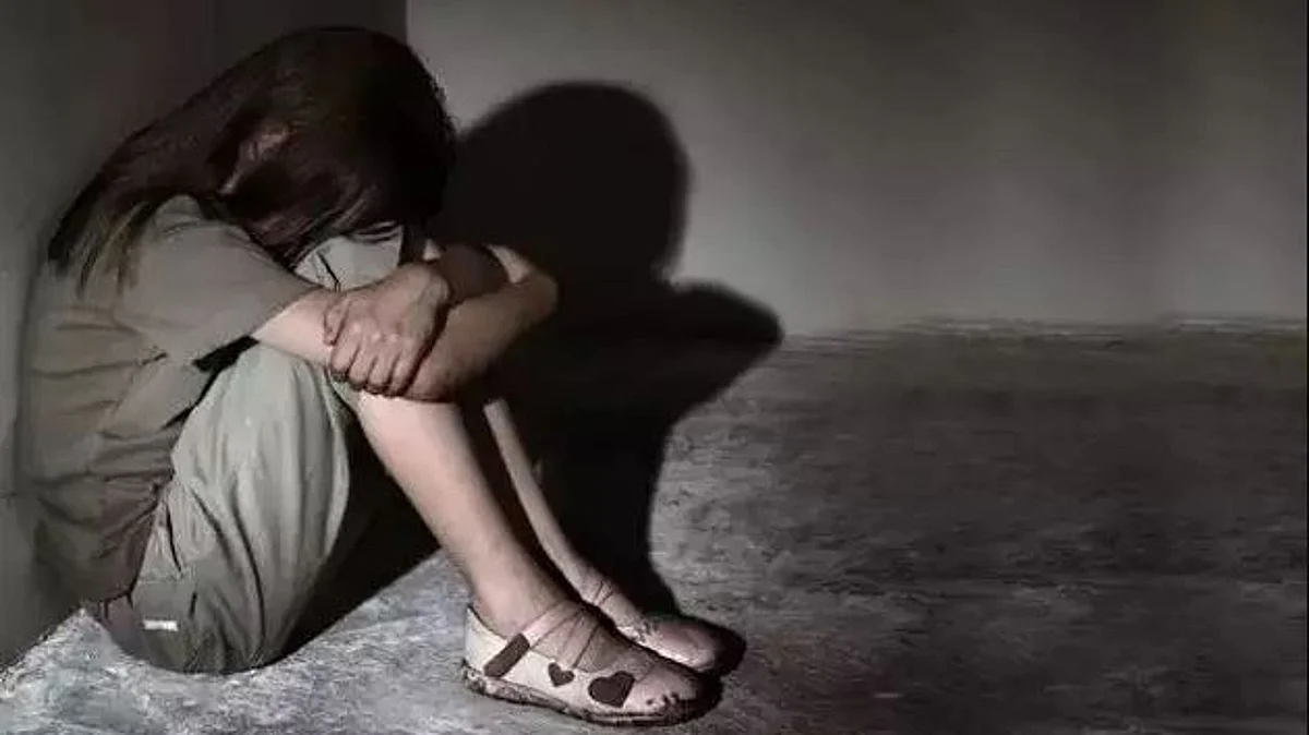 ஒரு வருடமாக பாலியல் வன்கொடுமை; சிறுமிகளிடம் அத்துமீறிய மடாதிபதி: அதிரடி காட்டும் குழந்தைகள் பாதுகாப்பு ஆணையம்!
