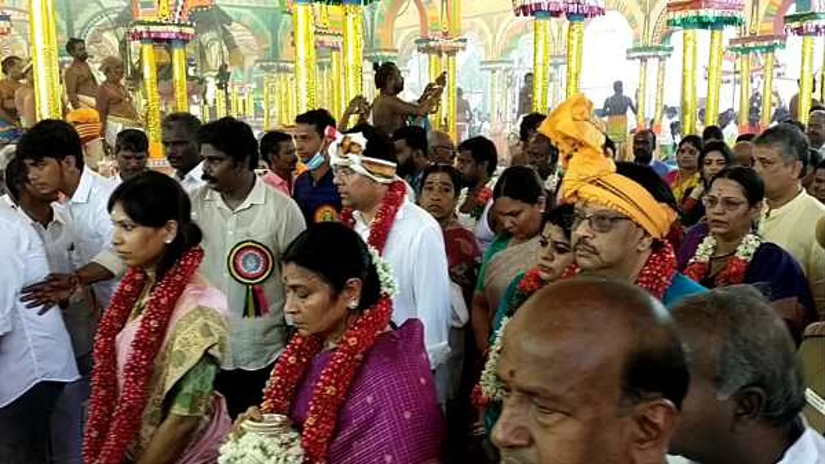 கலசங்களோடு கோயிலை சுற்றிவந்த துர்கா ஸ்டாலின், மகள், மருமகன்: கடும் விமர்சனம் செய்த சூர்யா சிவா!
