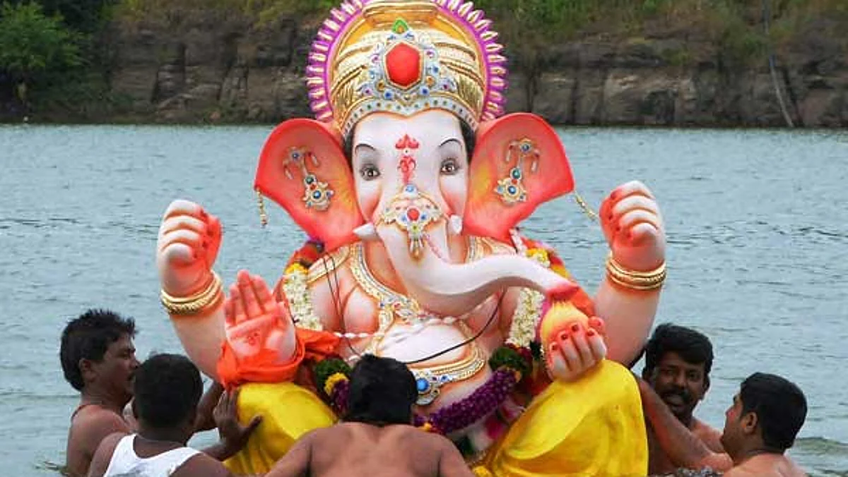 நீரில் மூழ்கி 20 பேர் பலி: விநாயகர் சதுர்த்தி சிலை கரைப்பில் விபரீதம்
