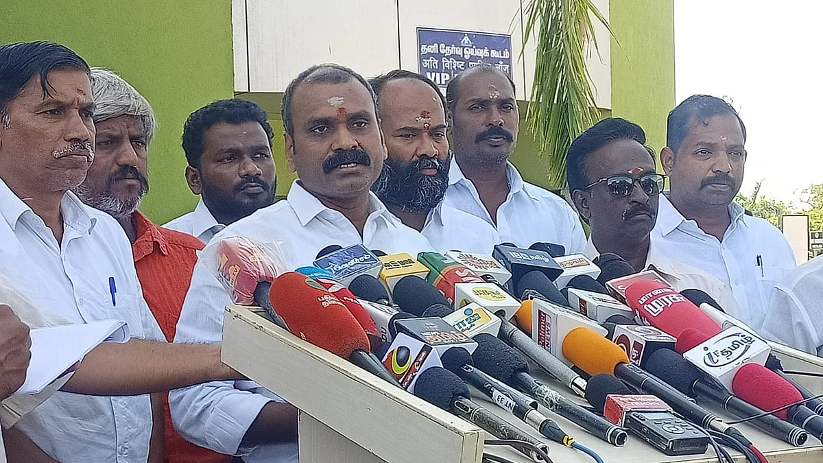 திருச்சி விமான நிலையத்தில் செய்தியாளர்களை சந்தித்த அமைச்சர் எல் முருகன்