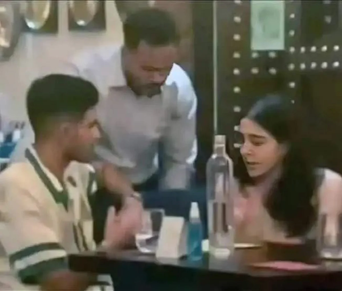 சாரா அலிகானுடன் சுப்மான் கில்.
