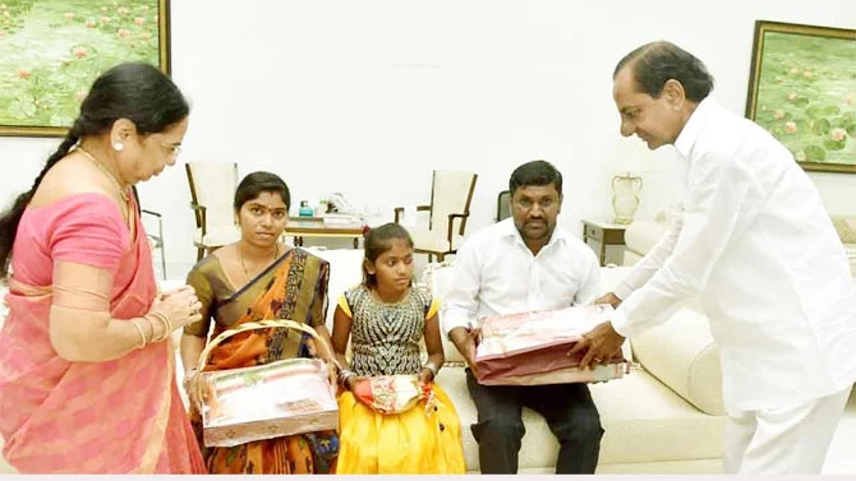 ‘தலைவர்தான் பெயர் சூட்டவேண்டும்’ - 9 வயது சிறுமிக்கு பெயர் வைத்தார் சந்திரசேகர் ராவ்!