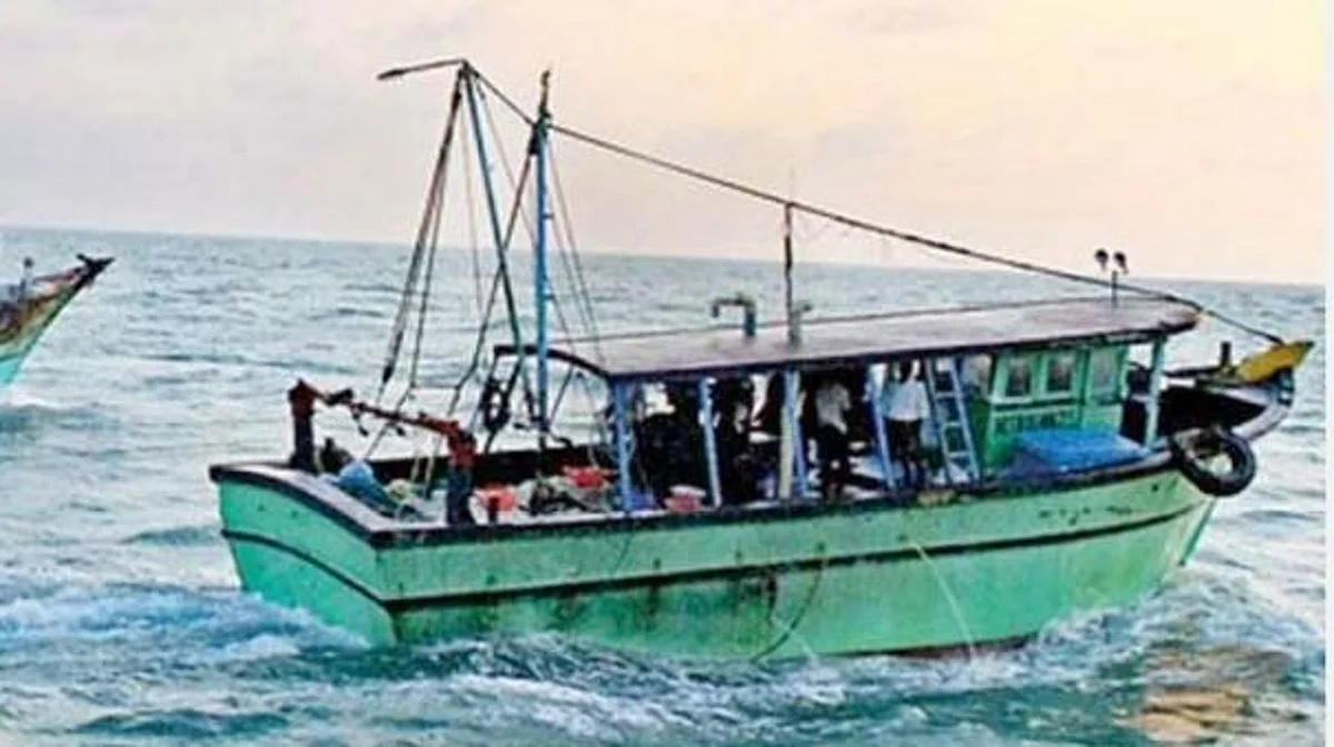 எல்லை தாண்டியதாக தமிழக மீனவர்கள் 12 பேர் கைது
