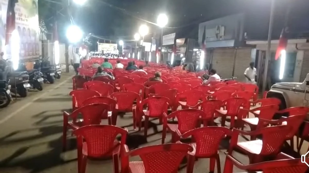 காலிச் சேர்களிடம் கம்பீரமாக முழங்கிய வைகைச்செல்வன்!