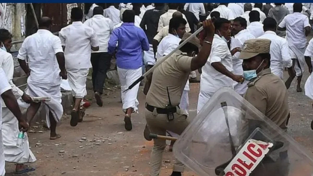 அதிமுக கலவர வழக்கு : சிபிசிஐடி அலுவலகத்தில் ஆஜராகும் ஓபிஎஸ், ஈபிஎஸ் தரப்பினர்!