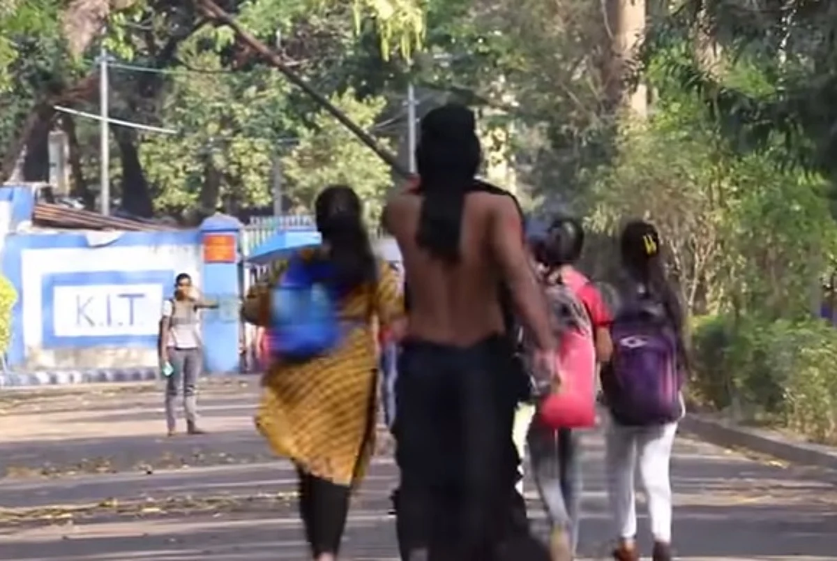 `விரும்பத்தகாத எதிர்விளைவு ஏற்படுத்துகிறது'- `ப்ராங்க்' வீடியோ எடுப்பவர்களுக்கு போலீஸ் எச்சரிக்கை