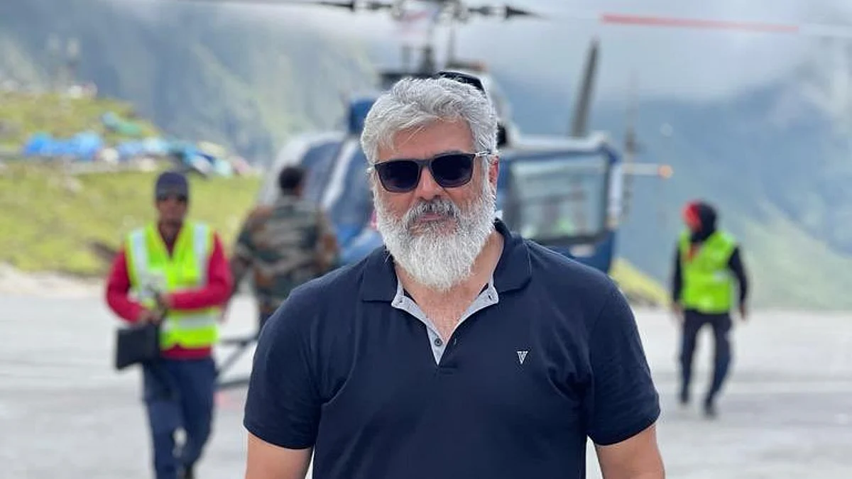 ஸ்டைலான தாடி - கெத்தான லுக்: ஹெலிகாப்டரில் மாஸாக பறக்கும் அஜித்குமார்!