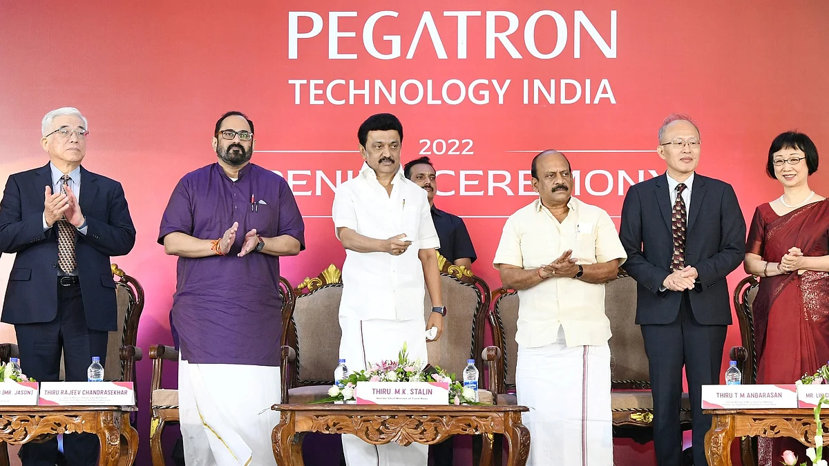 ஸ்டாலினை வரவேற்ற பேனரில் ரவுடியின் படம்!