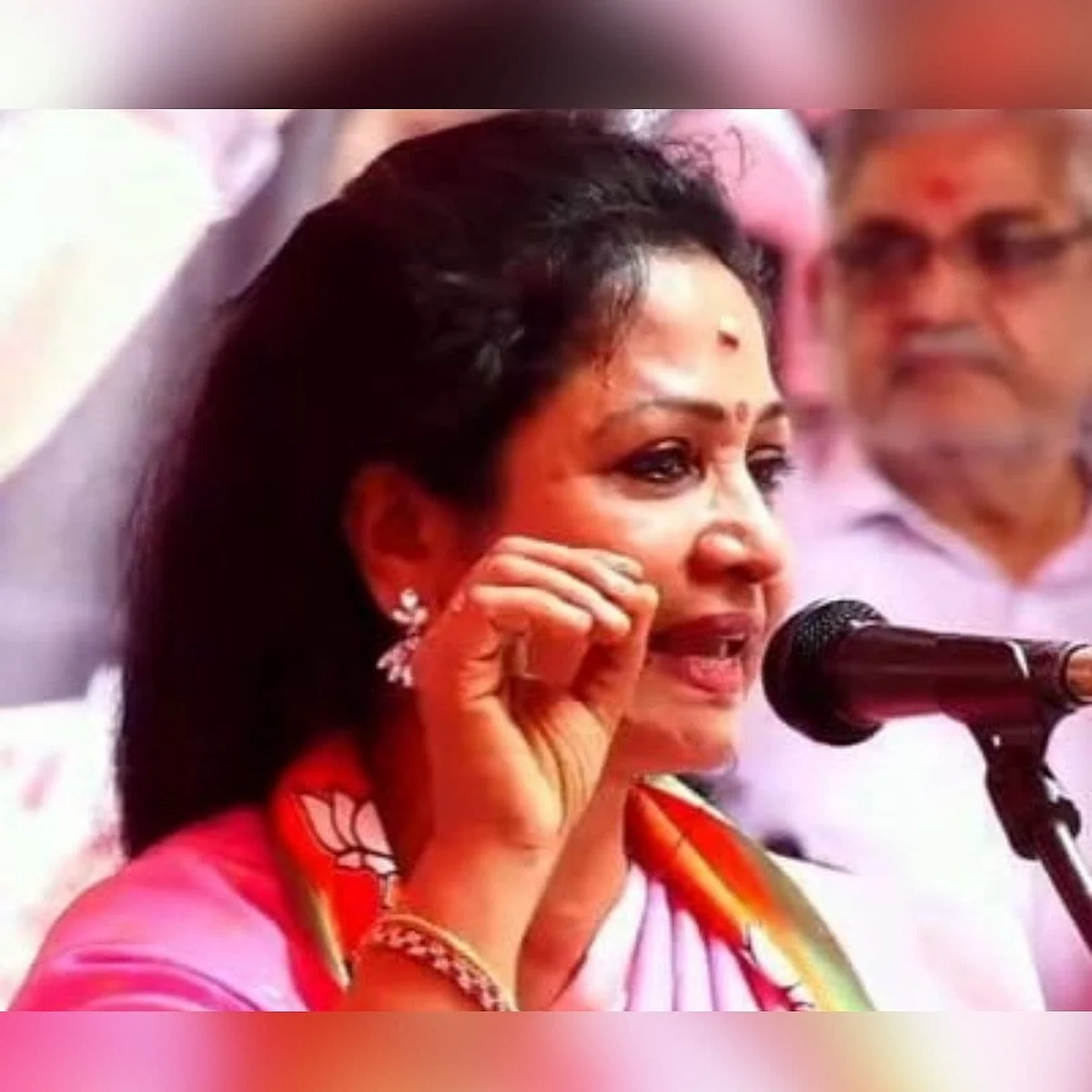 பாஜக பெண் நிர்வாகி செல்போன் பறிமுதல்: ஒப்படைக்காத போலீஸ் அதிகாரி மீது நடவடிக்கை எடுக்க ஐகோர்ட் உத்தரவு