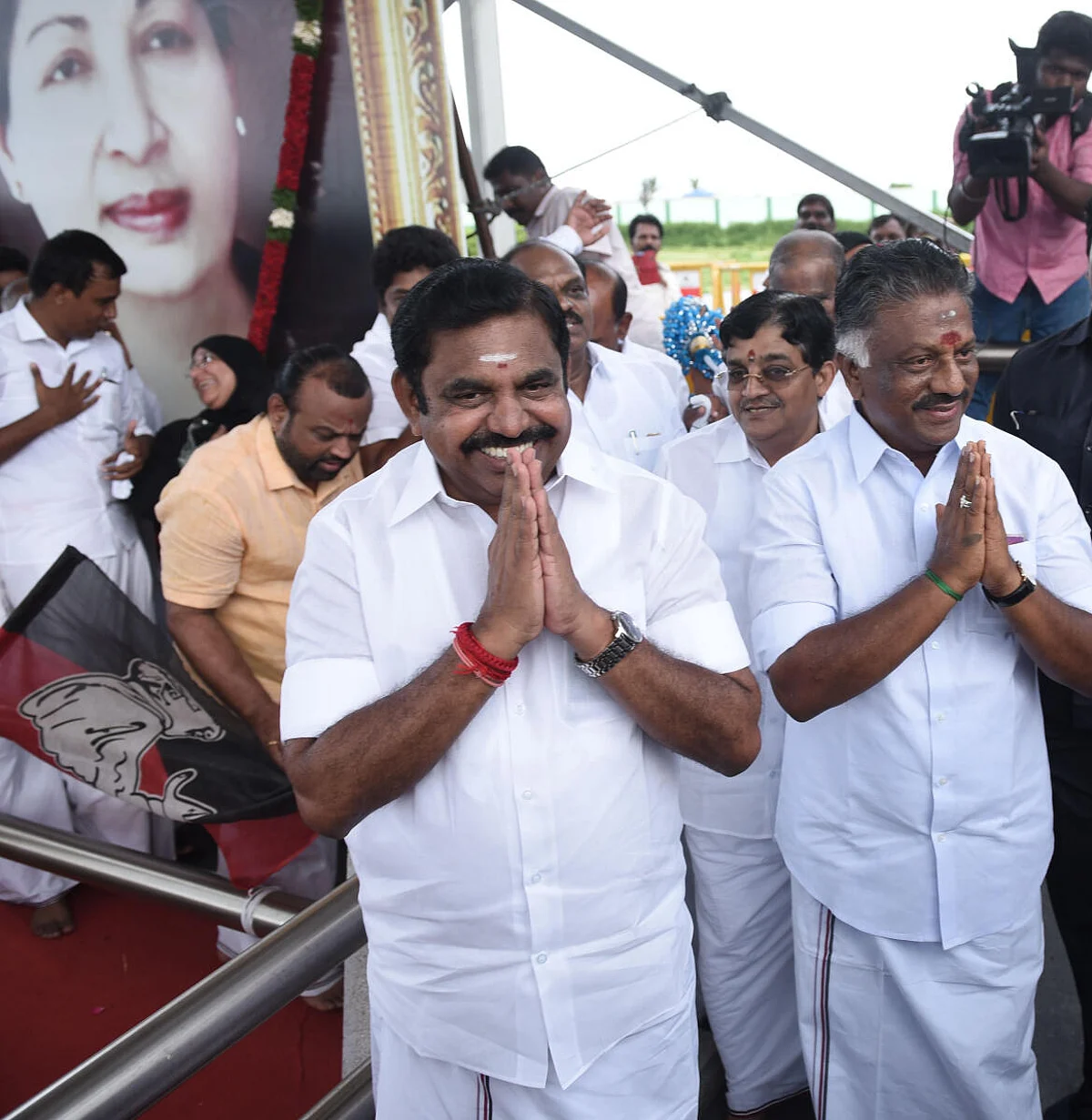 அம்மா பாணியில் அரசுக்கு எதிரான போராட்டங்கள்!