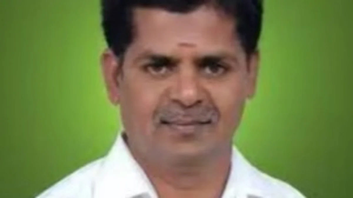 அலுவலகத்தில் புகுந்தது போலீஸ்; அதிமுக ஐடி பிரிவு தலைவர் அதிரடி கைது: காரணம் என்ன?