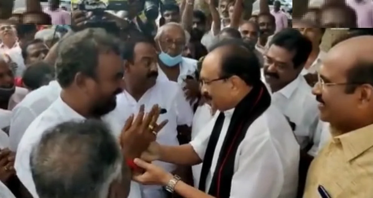 வைகோவை திடீரென சந்தித்த அதிமுக முன்னாள் அமைச்சர் எஸ்.பி.வேலுமணி!