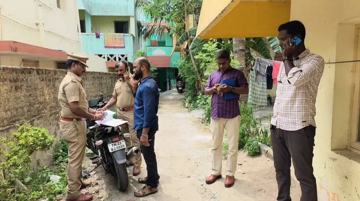 கடனைக்கேட்டு மிரட்டிய வங்கி ஊழியர்கள்; விஷம் குடித்து 2 பெண்கள் தற்கொலை: இருவர் கவலைக்கிடம்