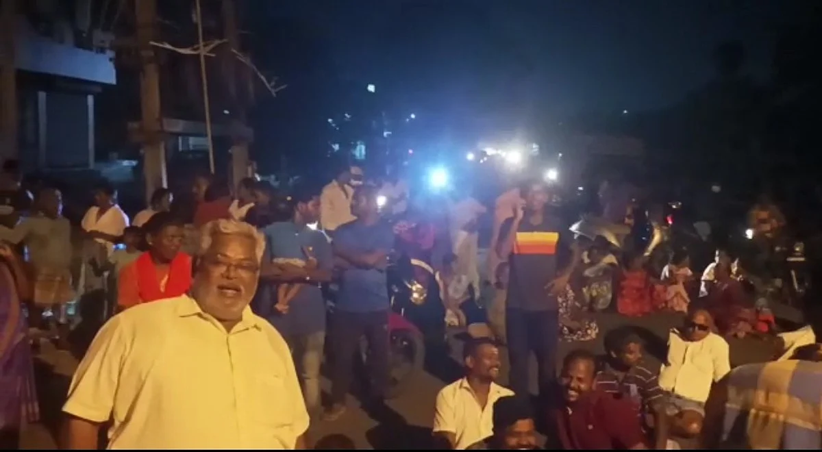வரிச்சுக்குடியில் நடைபெற்ற சாலை மறியல்