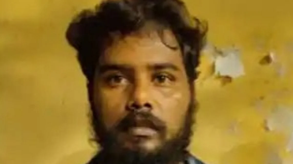 பழிக்குப் பழி வாங்க பதுங்கிய பிரபல ரவுடி; துப்பாக்கி முனையில் சுற்றி வளைத்த போலீஸ்: சினிமா பாணியில் நள்ளிரவில் சம்பவம்