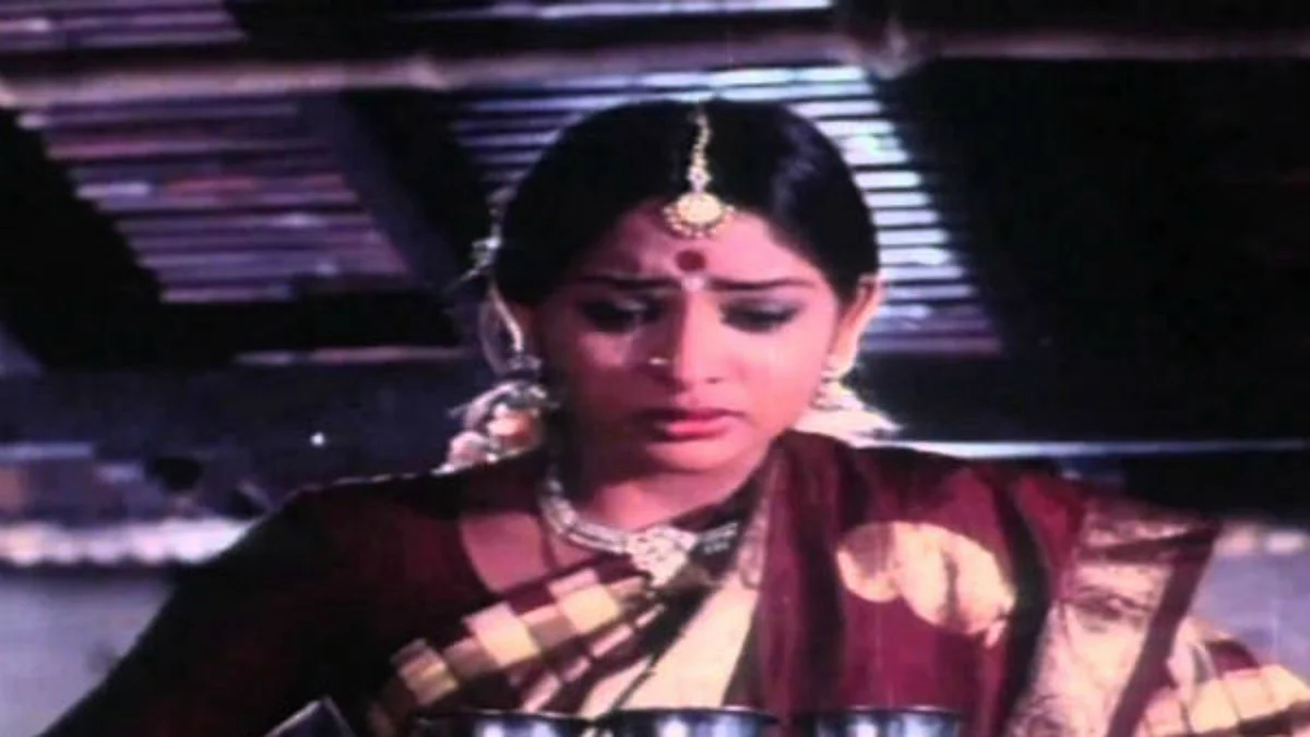 'தூறல் நின்னு போச்சு’ சுலக்ஷணா