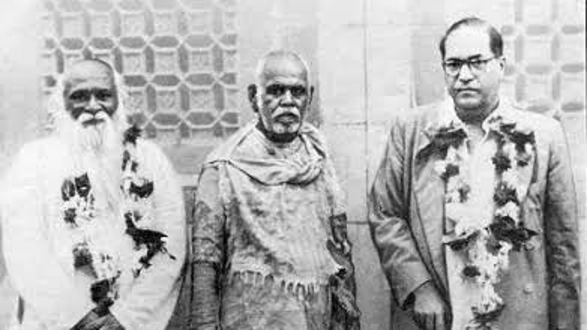 டாக்டர் அம்பேத்கருடன் பாவுராவ் பாட்டீல் (இடது ஓரம்)