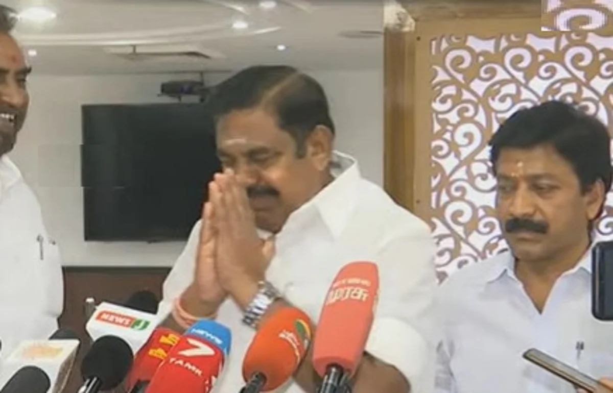 ஸாரி, வணக்கம்: ஓபிஎஸ் குறித்த கேள்விக்கு கையெடுத்து கும்பிட்டுவிட்டு சென்ற ஈபிஎஸ்