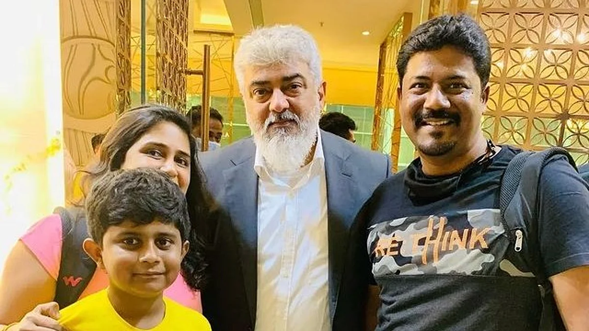 பாங்காங் புறப்பட்டார் அஜித்: விமான நிலையத்தில் உற்சாக செல்ஃபி!