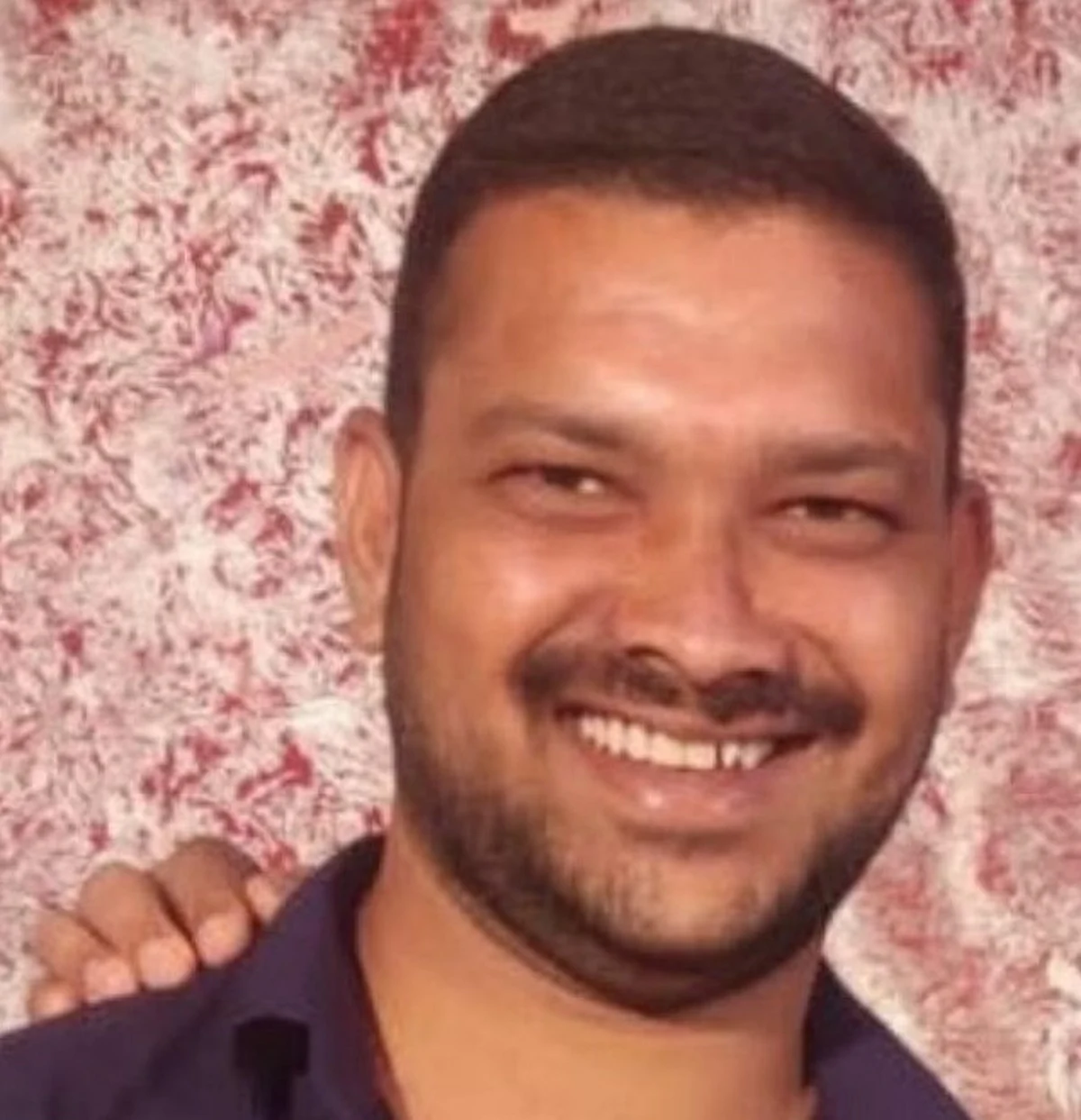 இளம்பெண் கழுத்தை பீர்பாட்டிலால் அறுத்து கொல்ல முயற்சி: தெலங்கானா எம்எல்ஏ பி.ஏவின் வெறிச்செயல்