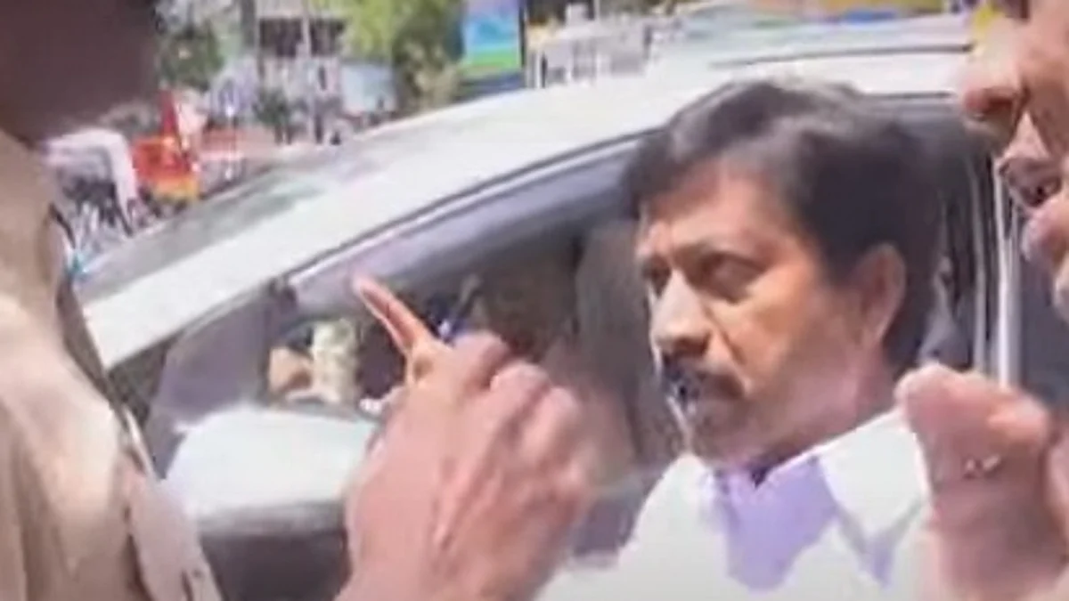 `நான் எங்கே வேண்டுமானாலும் போவேன்; அதைச் சொல்ல வேண்டிய அவசியம் இல்லை’- போலீஸிடம் சீறிய சி.வி.சண்முகம்!