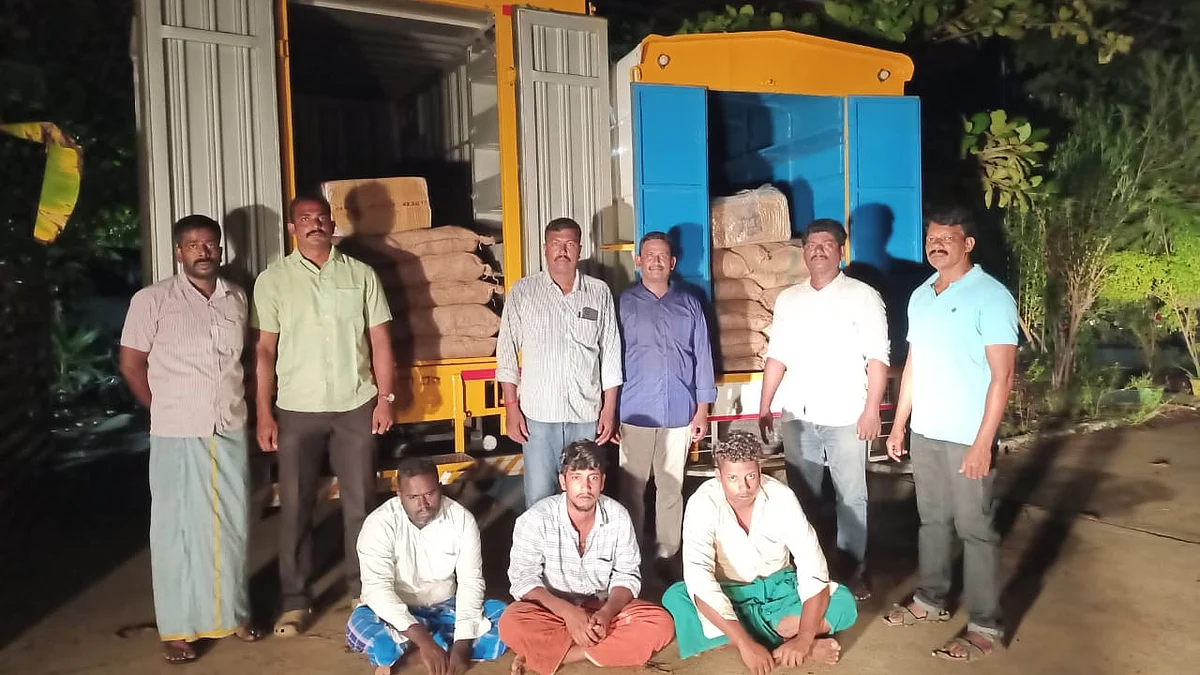 வாகனங்களுடன் பறிமுதல் செய்யப்பட்ட குட்கா மற்றும் கைது செய்யப்பட்டவர்கள்